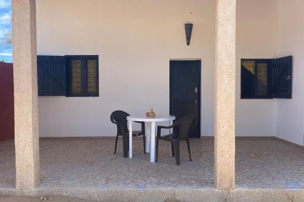 Petite Maison En Bord De Mer Palmarin Nguedj Buitenkant foto