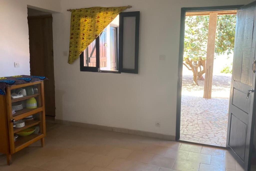 Petite Maison En Bord De Mer Palmarin Nguedj Buitenkant foto