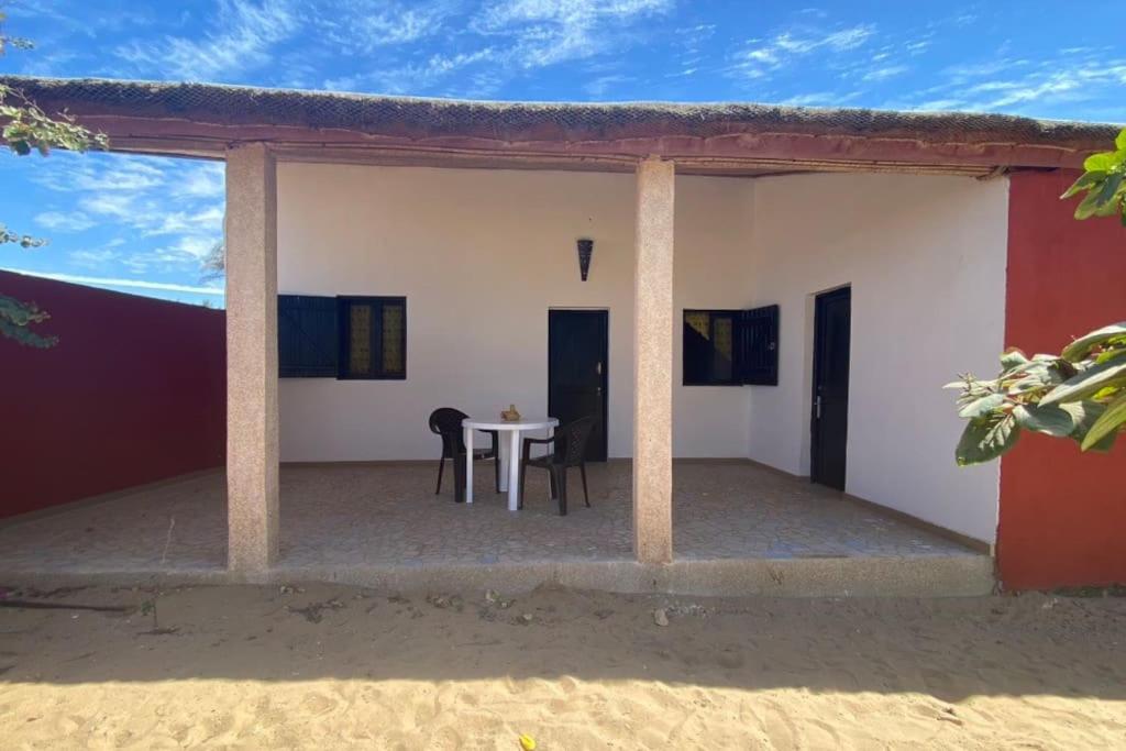 Petite Maison En Bord De Mer Palmarin Nguedj Buitenkant foto